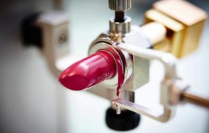 Este es el tono de labial que causa furor en el 2017