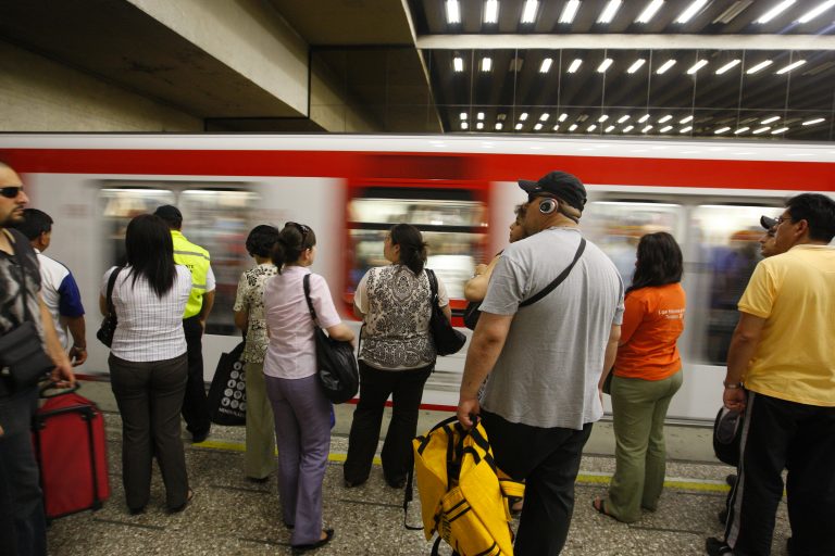 Metro lanza campaña para promover el respeto hacia las mujeres