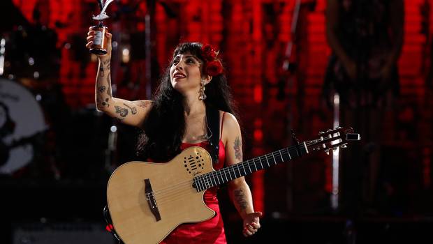 Así reaccionaron las redes sociales por participación en "Primer plano" de ex pololo de Mon Laferte