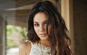 Vanessa Hudgens pide disculpas tras "insensible" comentario sobre víctimas de coronavirus
