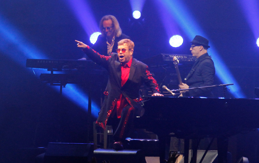 Elton John contrajo infección bacterial en Chile