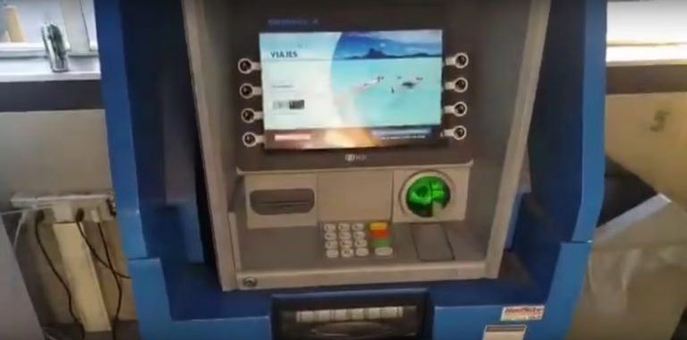 Video enseña a descubrir cuando un cajero automático está intervenido