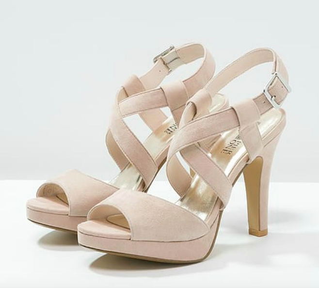 Conoce los zapatos de novia que causan furor en las redes sociales