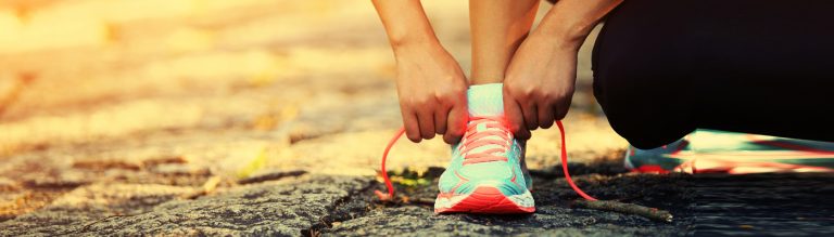 Descubre por qué se desatan los cordones de los zapatos