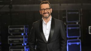 Eduardo Fuentes sale al paso de criticas por uso de collar en su hija Alma