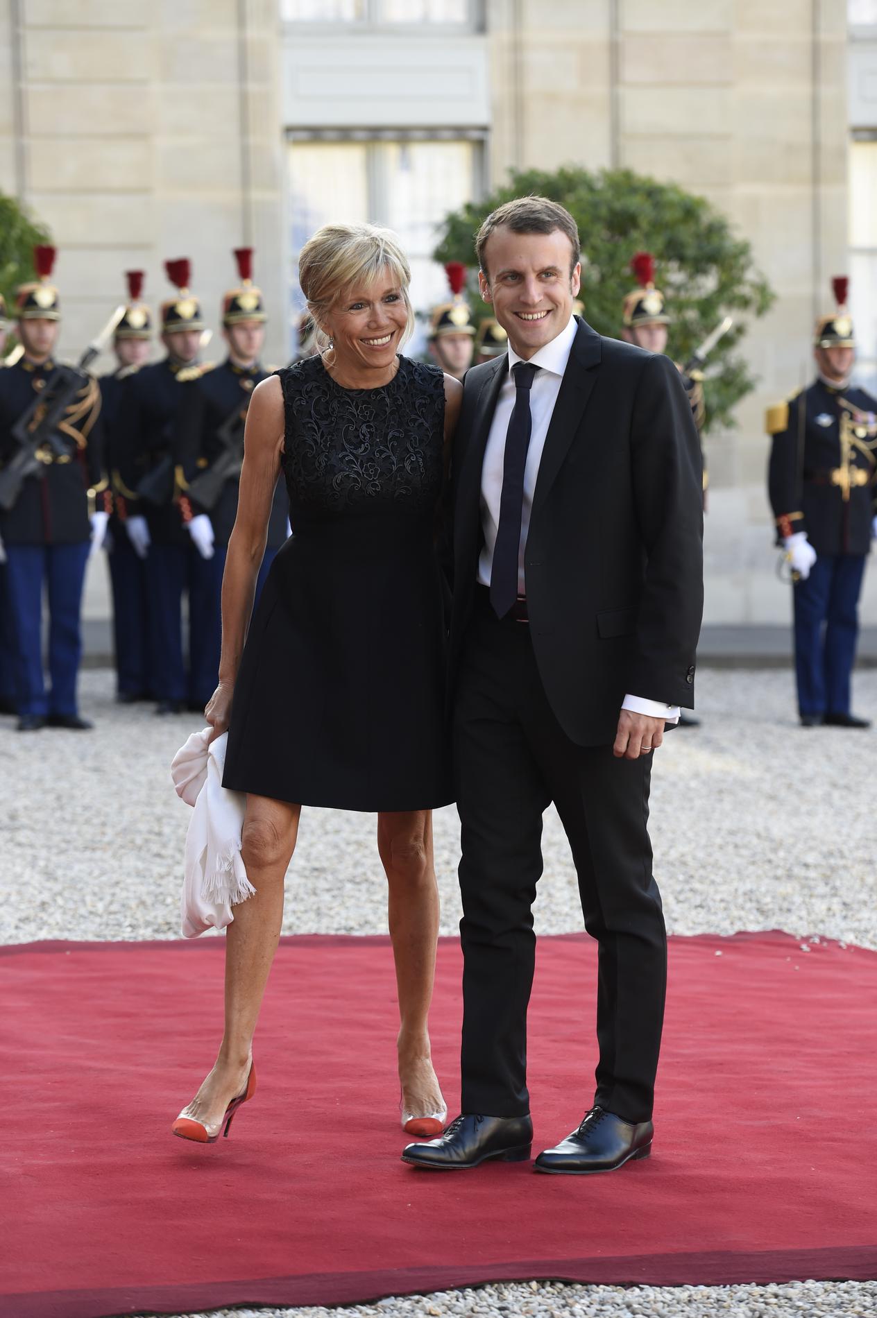 Emmanuel Macron y su esposa