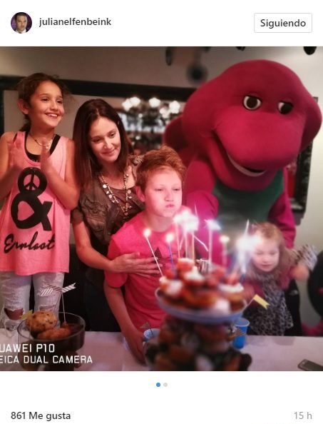 Julián y su familia en el cumpleaños de Benjamín
