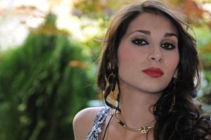 Perla Ilich denuncia episodio de discriminación por parte de vecina