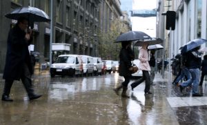 #FMDOSTeInforma Se anuncian precipitaciones para este martes en Santiago