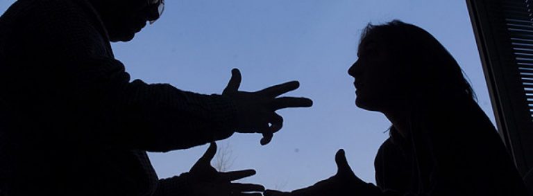 Aprende a detectar las señales de maltrato en las relaciones adolescentes