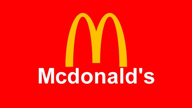 Nuevo uniforme de los empleados de McDonald’s desataron burlas en las redes sociales