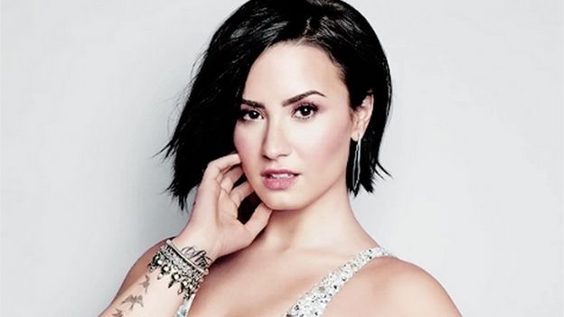 Demi Lovato se lució con imitación de Katy Perry y Adele