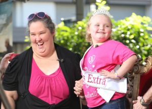 Mamá de Honey Boo Boo muestra su nueva imagen tras bajar más de 130 kilos