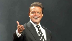 Luis Miguel tiene una nueva y misteriosa pareja