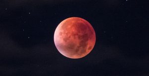 ¡Prepárate para la Luna rosa! Hoy se viene fenómeno astronómico que no se da hace 50 años