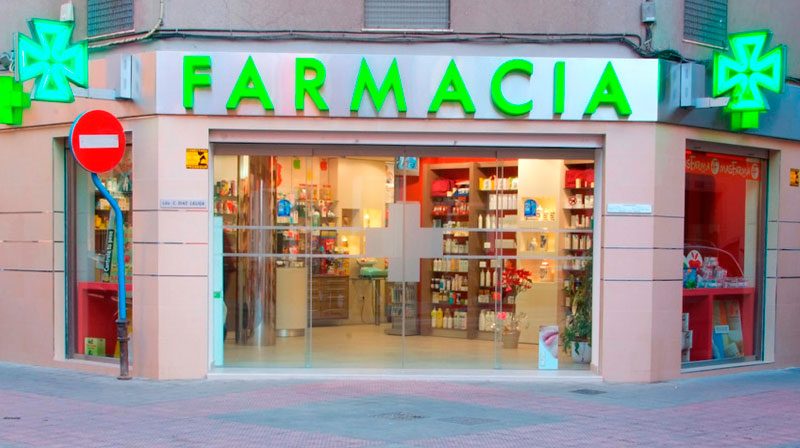 Entrada de un farmacia