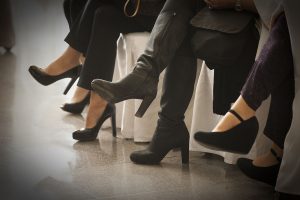 Reino Unido declaró ilegal que empresas obliguen a ocupar tacones a sus empleadas