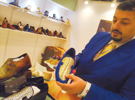 Zapatos de oro llegan a costar 21 millones