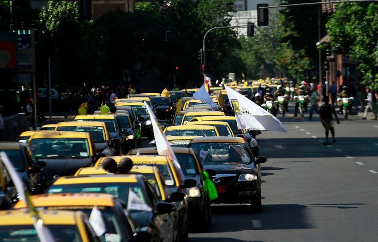 Intendencia Metropolitana autorizó marcha de los taxistas para este lunes
