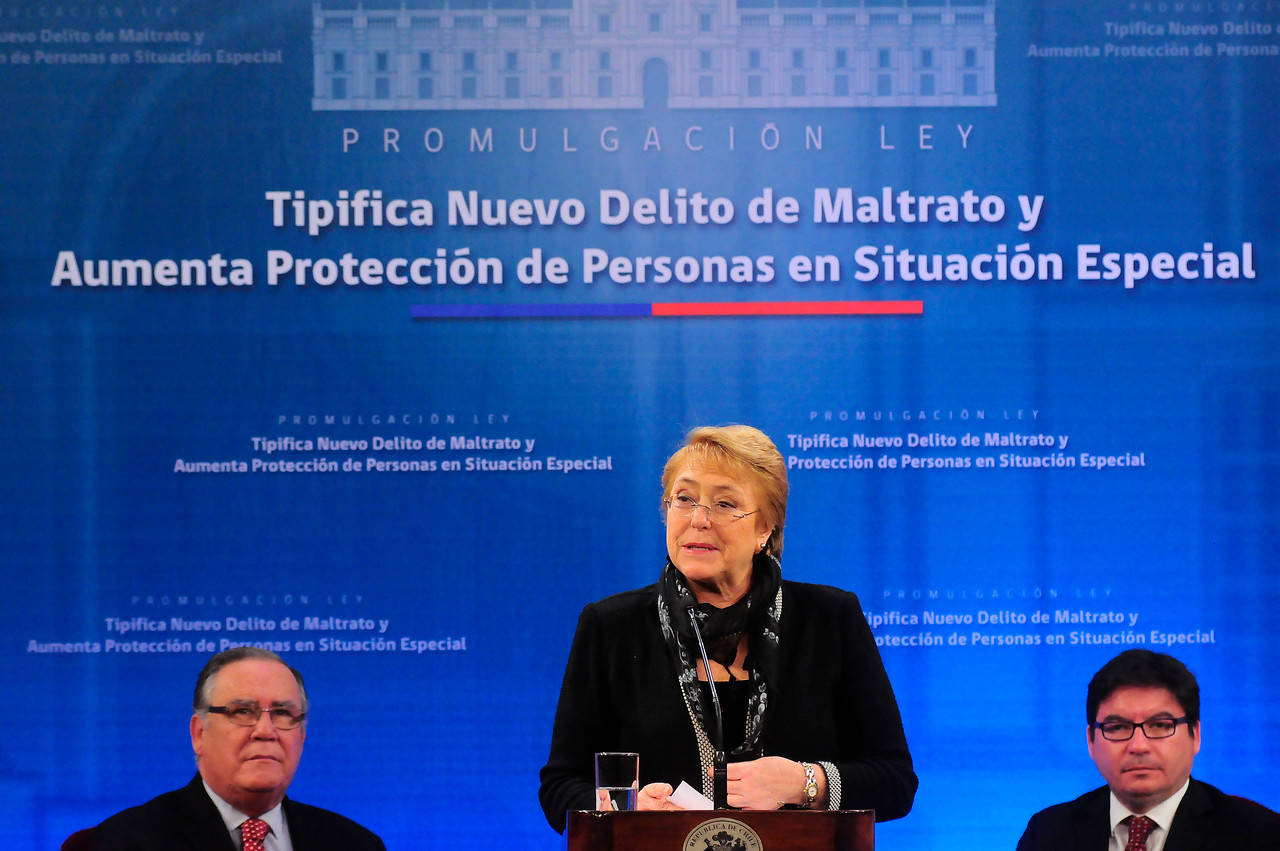 Michelle Bachelet promulga nueva ley