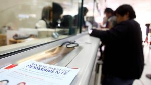 Lanzan guía con más de 30 beneficios sociales a los que puedes acceder