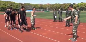 El sorprendente y sincronizado entrenamiento de unos bomberos chinos