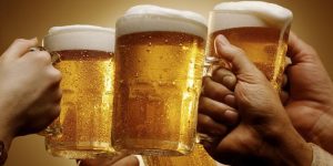 Estudio determina que la cerveza sabe mejor con música