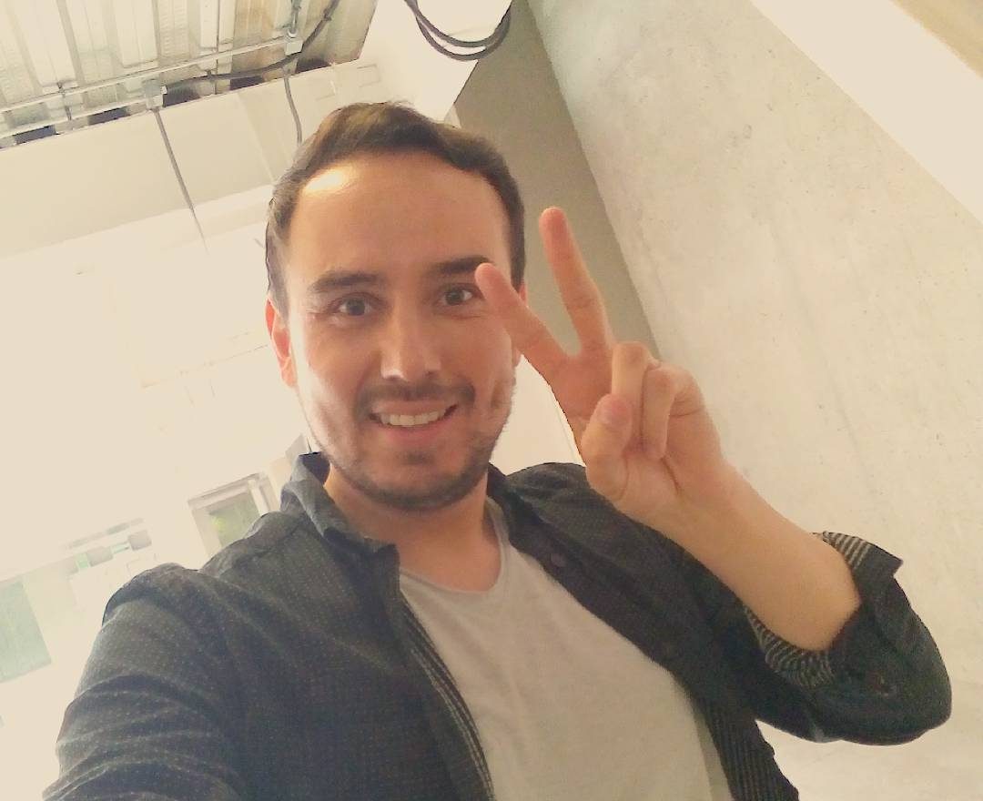 César Campos de "Manos al fuego" sorprendió con romántico mensaje para su novio