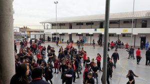 Junaeb entregará 130 mil pulseras inteligentes a estudiantes por el plan Contrapeso