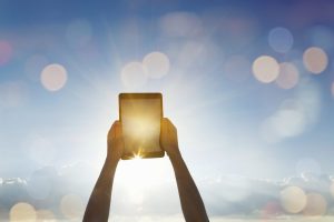 ¿Te sale cara la cuenta de la luz? Estos son los 10 aparatos que consumen energía aunque estén apagados