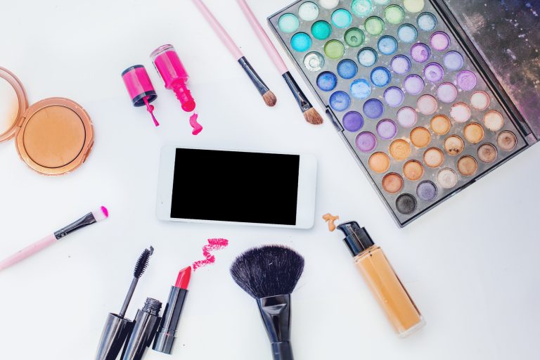 Estos son los productos de maquillaje básicos que deberían estar en tu cosmetiquero