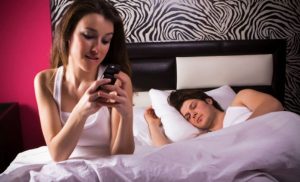 Santiago, Viña y Valparaíso son las ciudades con más infieles en Chile