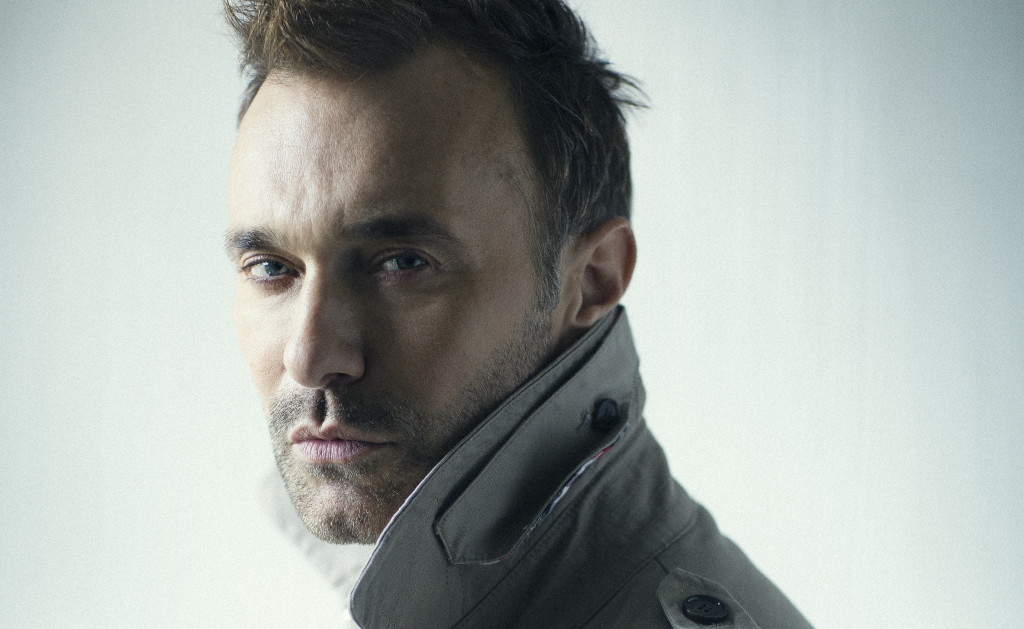 Jordi Castell protagoniza la nueva revista "Cosas"