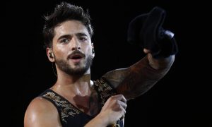 Maluma canta a capella su último éxito "Felices los 4"