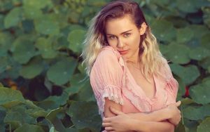 Miley Cyrus confesó que dejó la marihuana: "Nunca nadie ha fumado tanto como yo lo hacía"