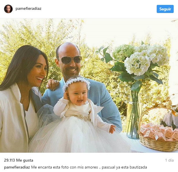 Pamela Diaz en el bautizo de su hija Pascuala