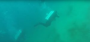 Buzo muestra cómo se ve un sismo en el fondo del mar en Filipinas