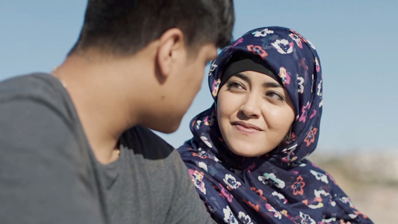 Con una chica musulmana como protagonista, John Legend estrena el video de "Surefire"