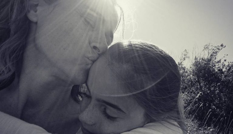 Hija de Amaya Forch cuenta lo bien que lo pasa con su mamá