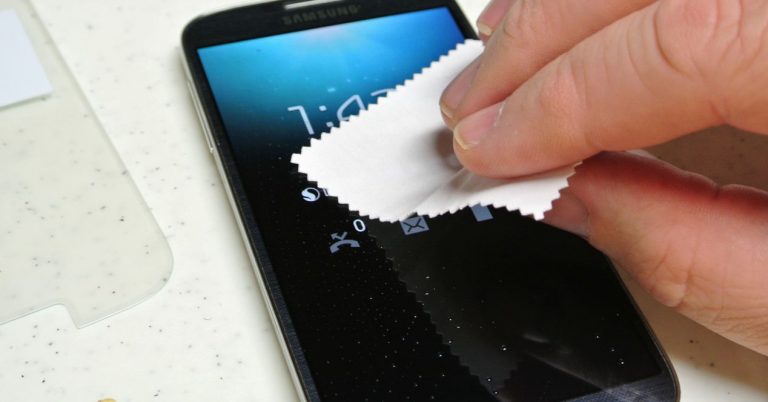 Sigue estos consejos para desinfectar su celular y evitar gérmenes