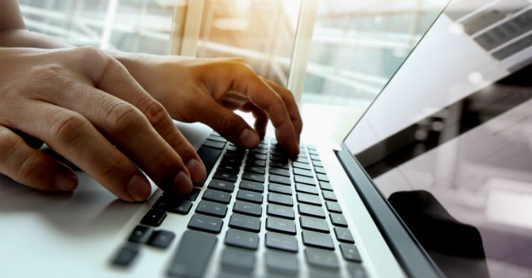 Alerta en redes por 'Nido', la web que extorsiona a mujeres con fotos íntimas