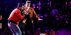 Luis Fonsi y Daddy Yankee arrasaron con "Despacito" en la final de "The Voice"