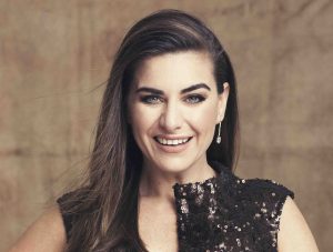 ¡Ingrid Cruz protagoniza la portada de la nueva edición de revista "Cosas"!