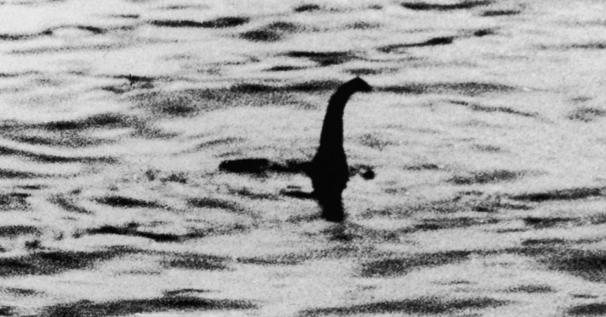 ¿El monstruo del Lago Ness? Turista captó a una extraña figura saliendo de un lago