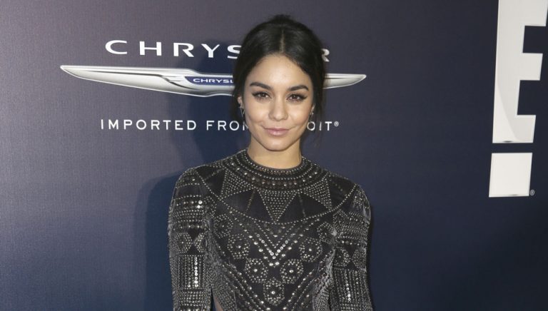 Vanessa Hudgens se lució con nuevo corte de pelo en la alfombra roja de los premios Billboard