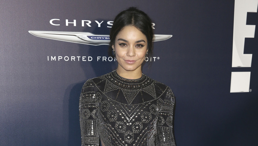 Vanessa Hudgens se lució con nuevo corte de pelo en la alfombra roja de los premios Billboard