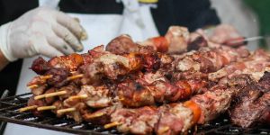 El 73% de chilenas y chilenos reconoce hacer asados al menos una vez al mes