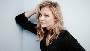 Chloë Grace Moretz desaprueba polémico afiche de su nueva película