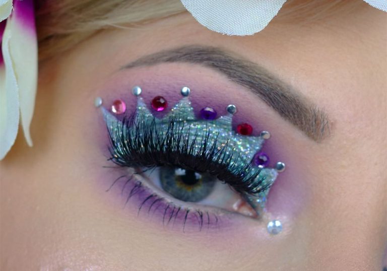 Coronas en los párpados: La nueva tendencia que arrasa en el mundo del maquillaje