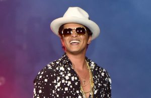 ¡Bruno Mars enternece las redes sociales con foto de su infancia!